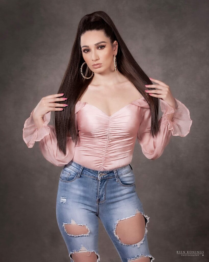PHOTOSHOOTS